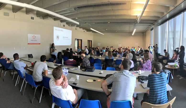 Pano view of the crowd during morning presentations